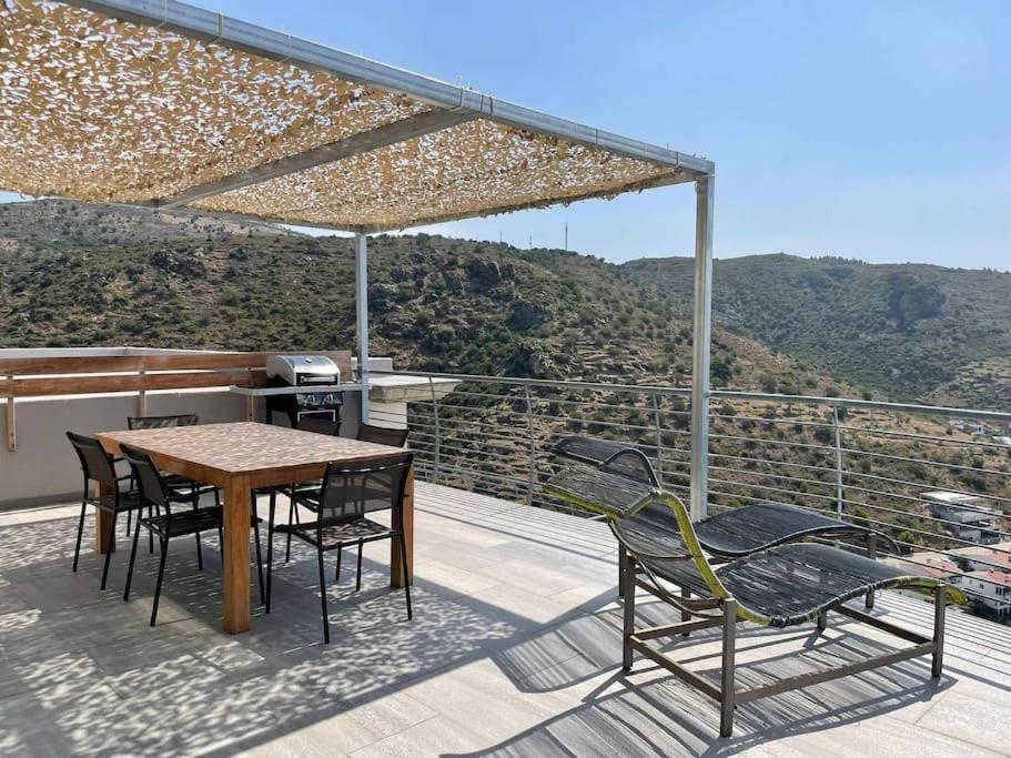 Con Piscina Sobre La Almadrava Ii Villa Roses